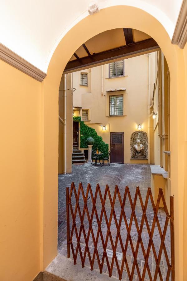 The Court Piazza Di Spagna Rome Exterior photo